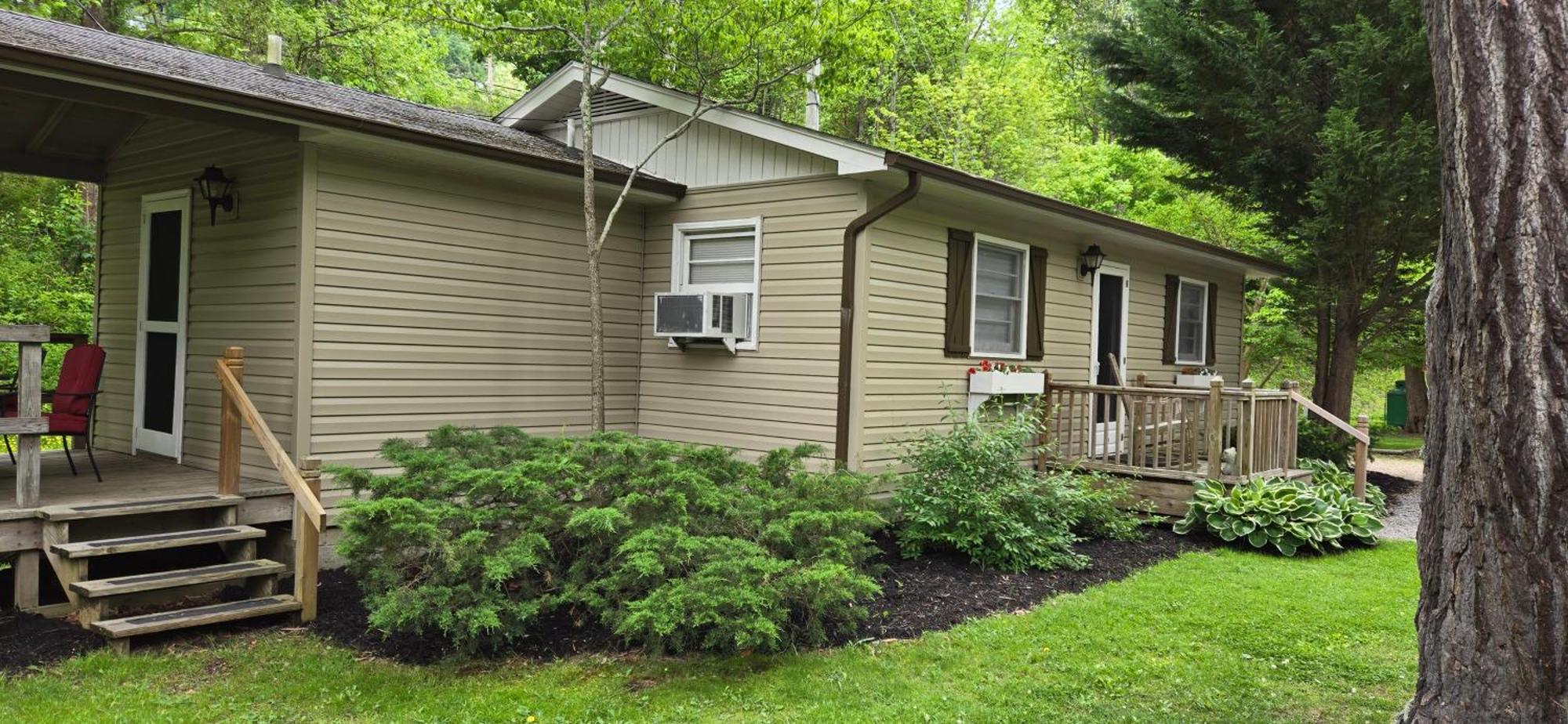 Cozy Creek Cottages Maggie Valley Exterior photo